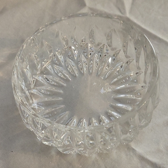 VINTAGE Faceted Clear Glass Candy or Trinket Dish with Lid - Picture 4 of 8